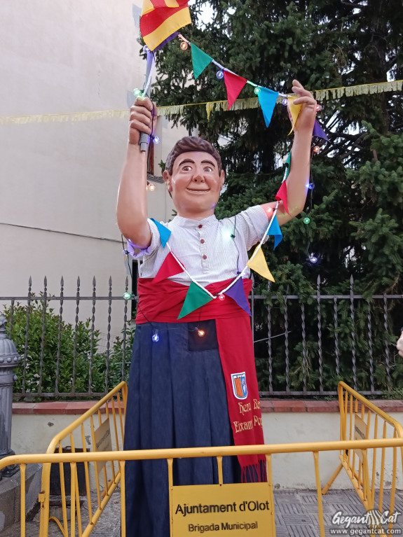 Gegantó del Barri de l'Eixample Popular d'Olot