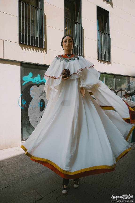 Gegantona de la Federació d'Ateneus de Catalunya