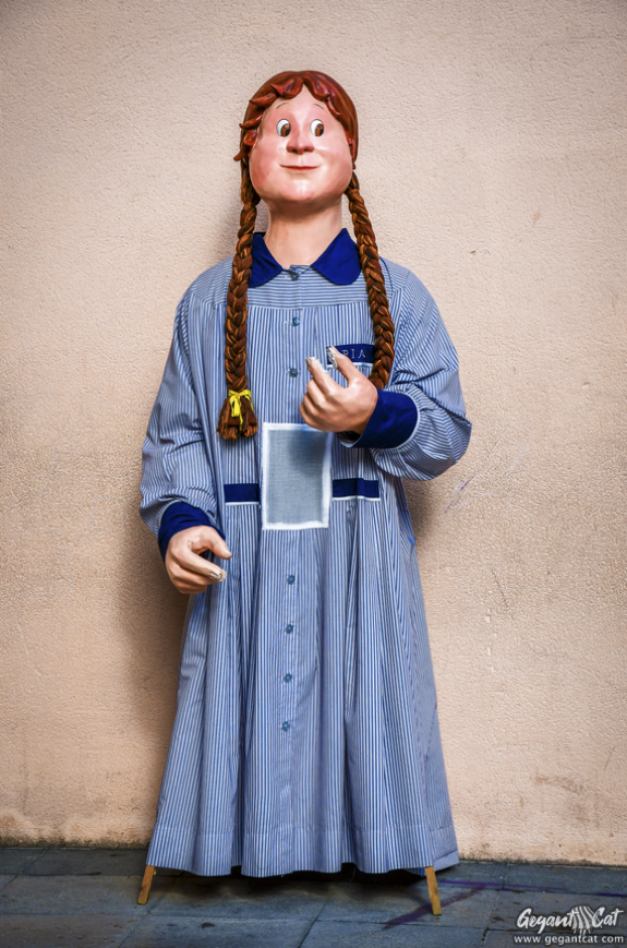 Gegantona de l'Escola Pia Sant Antoni